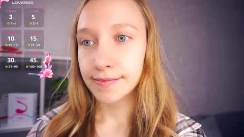 Snapshot of mckenziedyen chatting on November 2025 06:35:02 AM Mary online show from November 2025 06:35:02 AM