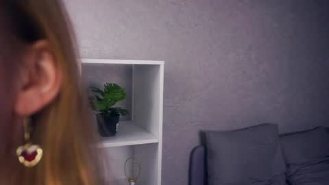 Snapshot of mckenziedyen chatting on November 2025 06:51:02 AM Mary online show from November 2025 06:51:02 AM