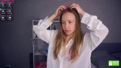 Snapshot of mckenziedyen chatting on December 2025 06:29:02 AM Mary online show from December 2025 06:29:02 AM