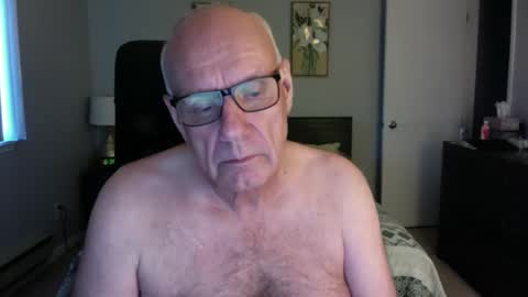 Snapshot of mclis60 chatting on October 2025 10:30:01 PM mclis60 online show from October 2025 10:30:01 PM
