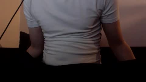Snapshot of mcmike_es chatting on January 2025 01:51:01 PM Mike online show from January 2025 01:51:01 PM