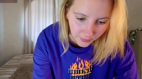Snapshot of me1issa_bell chatting on May 2026 01:24:01 AM Melissa online show from May 2026 01:24:01 AM