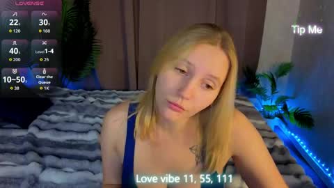 Snapshot of me1issa_bell chatting on May 2026 01:02:02 AM Melissa online show from May 2026 01:02:02 AM