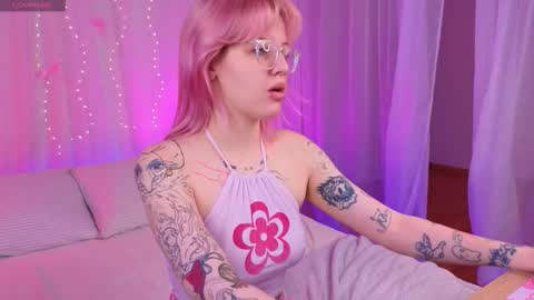 Snapshot of me1roze chatting on March 2026 08:51:02 AM Roze online show from March 2026 08:51:02 AM