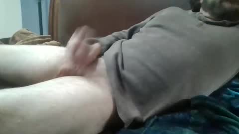 Snapshot of me_likey88 chatting on November 2025 03:28:02 AM yung n hung online show from November 2025 03:28:02 AM