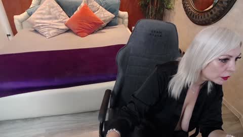 meamandax online show from January 2025 02:26:01 PM