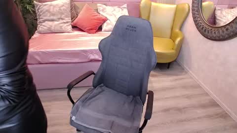 meamandax online show from October 2025 07:09:02 AM