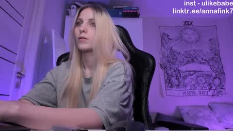 Anna online show from October 2025 09:34:02 PM