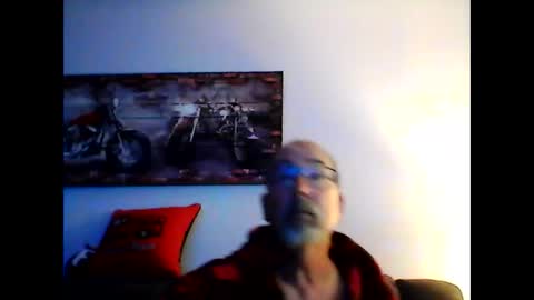 Snapshot of meathome3 chatting on September 2025 11:32:01 AM me at home online show from September 2025 11:32:01 AM