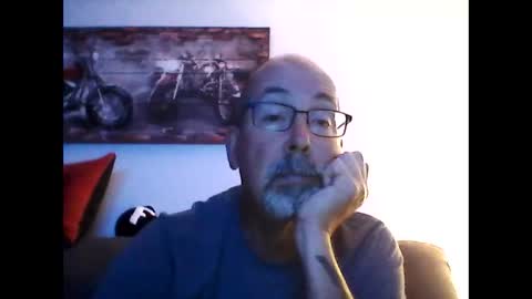 Snapshot of meathome3 chatting on October 2025 11:43:01 AM me at home online show from October 2025 11:43:01 AM