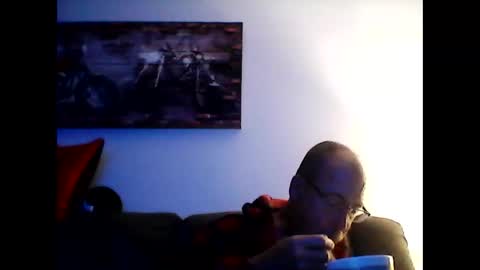 Snapshot of meathome3 chatting on October 2025 10:05:02 AM me at home online show from October 2025 10:05:02 AM