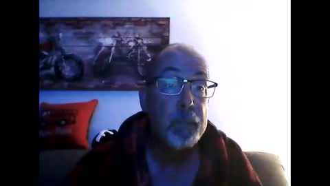 Snapshot of meathome3 chatting on October 2025 09:53:02 AM me at home online show from October 2025 09:53:02 AM