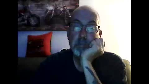Snapshot of meathome3 chatting on April 2026 03:39:01 AM me at home online show from April 2026 03:39:01 AM
