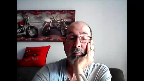 Snapshot of meathome3 chatting on May 2026 12:32:01 PM me at home online show from May 2026 12:32:01 PM