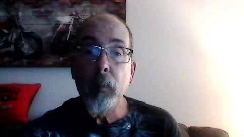 Snapshot of meathome3 chatting on July 2026 08:00:01 PM me at home online show from July 2026 08:00:01 PM