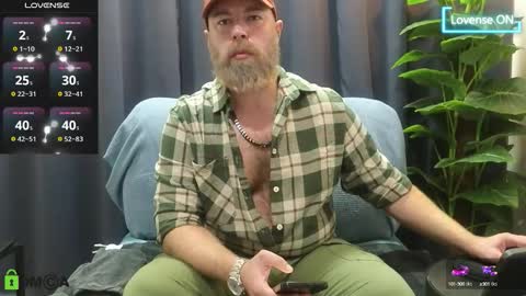 Snapshot of meaty_roll chatting on October 2025 03:40:02 AM Meaty Roll online show from October 2025 03:40:02 AM