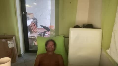 medeinoe online show from October 2025 05:27:01 AM