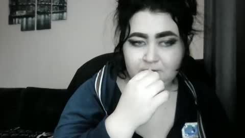 Snapshot of medjik_lool chatting on January 2025 11:03:01 AM Oltereodora-lima online show from January 2025 11:03:01 AM