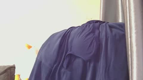 Snapshot of medjik_lool chatting on December 2025 08:53:01 AM Oltereodora-lima online show from December 2025 08:53:01 AM