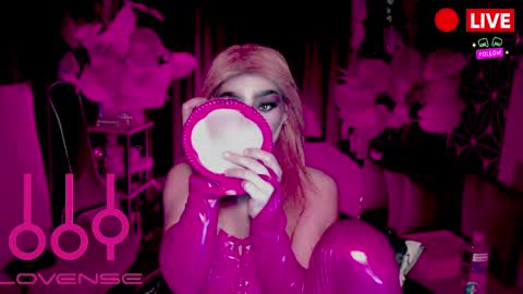 THE QUEEN ALPHA   Queen Medusa Prey online show from April 2026 02:56:01 PM