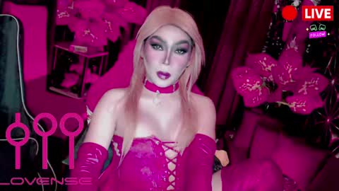 THE QUEEN ALPHA   Queen Medusa Prey online show from April 2026 07:46:02 AM