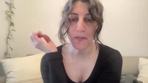 Meena online show from May 2026 04:22:01 PM