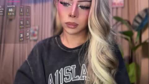 Snapshot of meetmehalfway888 chatting on March 2026 05:53:02 PM GODDESS OF ALL GODDESSES online show from March 2026 05:53:02 PM