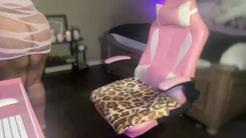 Southern Peach online show from November 2025 04:23:02 AM