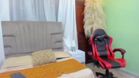 Snapshot of megan_angie chatting on February 2026 03:25:02 AM Megan Angie online show from February 2026 03:25:02 AM