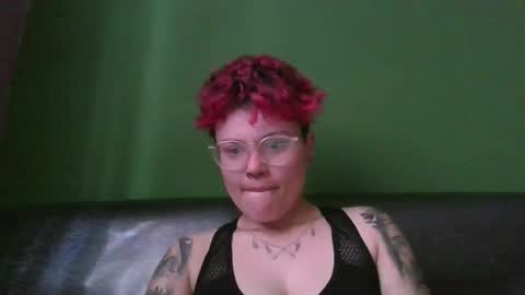 Snapshot of megan_coop3r_ chatting on December 2024 09:26:01 PM Megan and sophi online show from December 2024 09:26:01 PM