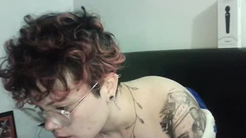 Snapshot of megan_coop3r_ chatting on February 2025 03:54:01 AM Megan and sophi online show from February 2025 03:54:01 AM