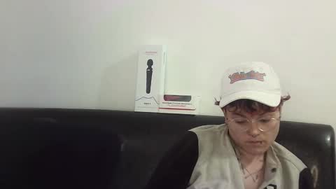 Snapshot of megan_coop3r_ chatting on February 2025 12:02:02 PM Megan and sophi online show from February 2025 12:02:02 PM