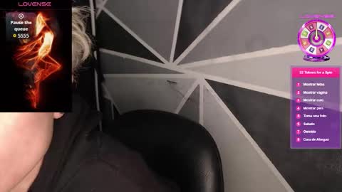 Megan and sophi online show from January 2026 02:49:02 AM