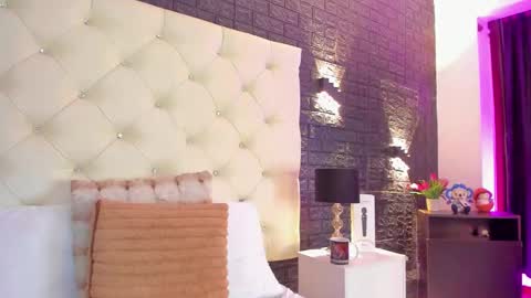     online show from March 2025 02:45:02 PM