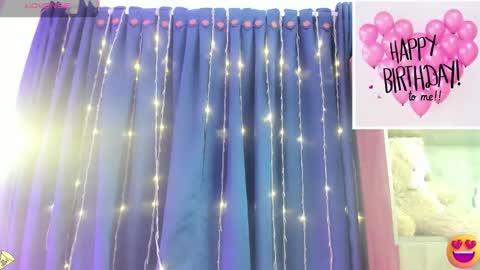 Snapshot of megan_devon chatting on February 2026 11:28:01 AM online show from February 2026 11:28:01 AM