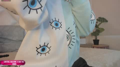 Megan online show from October 2025 12:13:02 PM