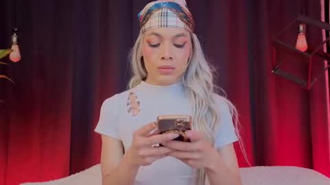 megan do santos online show from October 2025 08:19:01 PM