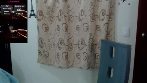 Snapshot of megan_hot_v chatting on February 2026 01:58:01 AM Hi Stream 1430 to 2100pm online show from February 2026 01:58:01 AM