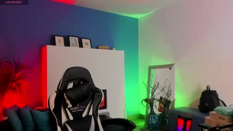    online show from May 2026 03:35:01 AM