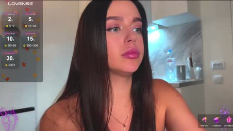Snapshot of megan_nilson chatting on December 2024 08:53:01 PM Megan online show from December 2024 08:53:01 PM