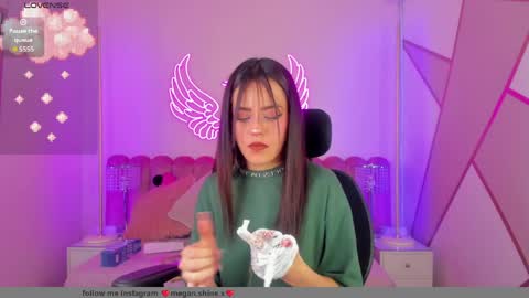 Snapshot of megan_shyne chatting on April 2026 10:29:01 PM megan_shyne online show from April 2026 10:29:01 PM