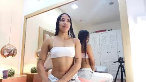 Megan Siner online show from October 2025 12:13:02 PM