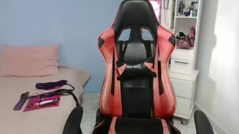 Megan online show from October 2025 06:40:01 PM