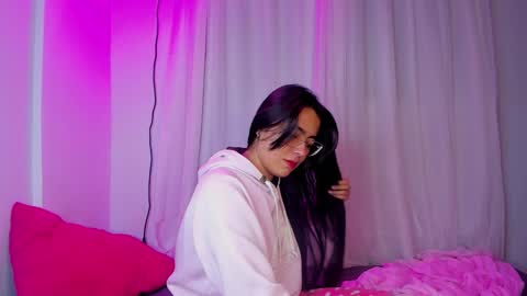 Snapshot of megan_vwv chatting on December 2024 10:50:01 AM megan online show from December 2024 10:50:01 AM