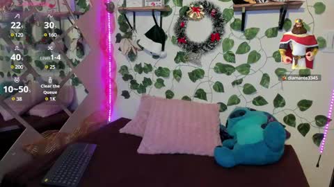 Snapshot of megan_xoxo1 chatting on December 2024 12:33:02 PM Megan online show from December 2024 12:33:02 PM