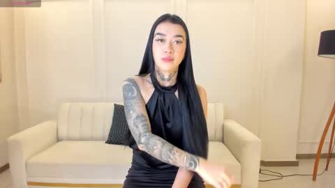 Snapshot of megancross1 chatting on November 2025 04:01:02 AM Megan Cross online show from November 2025 04:01:02 AM