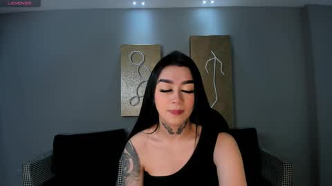 Snapshot of megancross1 chatting on December 2025 03:25:01 AM Megan Cross online show from December 2025 03:25:01 AM