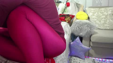Nicki--------- Welcome to my Room online show from December 2024 06:50:01 PM