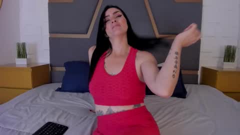 Megan Hofman online show from November 2025 03:34:01 AM