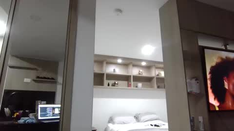 megan        online show from October 2025 03:50:01 AM